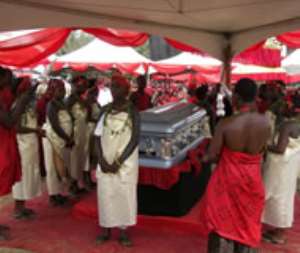 Thousands throng Nii Amugis funeral